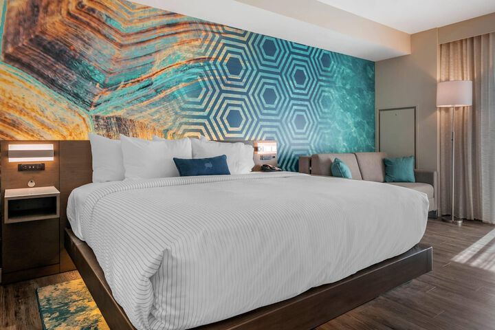 Cambria Hotel St. Petersburg-Madeira Beach Marina