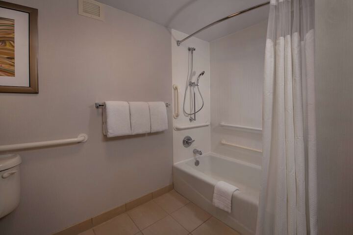 Room 13 of 27
