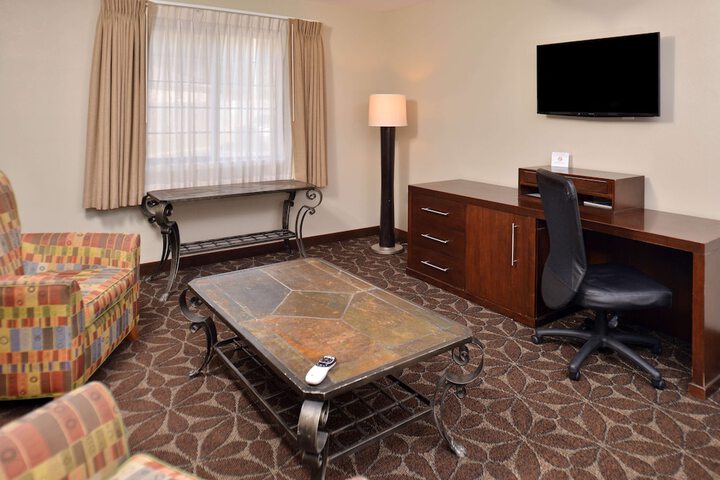 Room 15 of 28