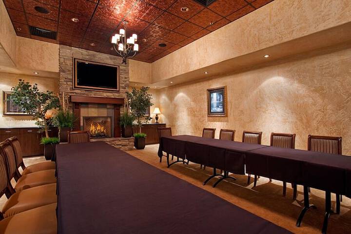 Maverick Hotel and Casino by Red Lion Hotels