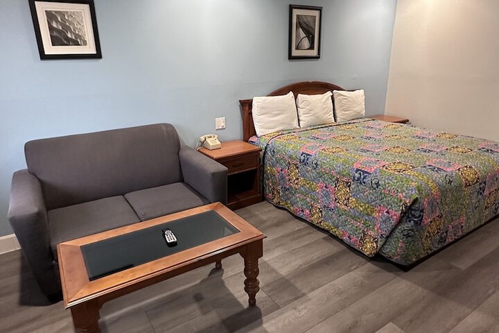 Room 13 of 26