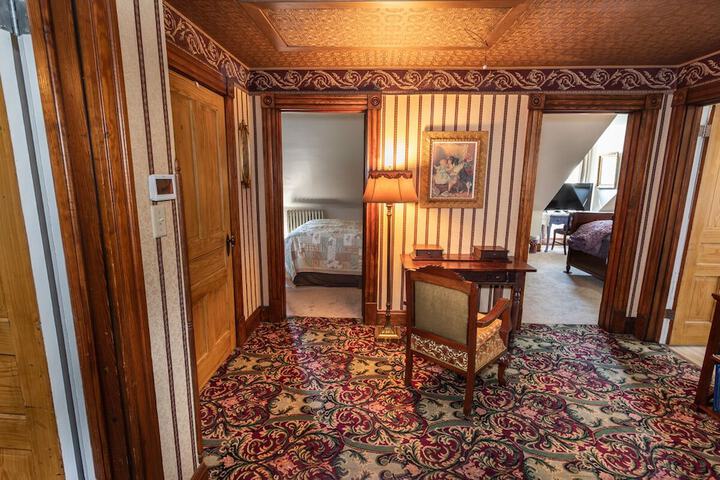 Room 107 of 160