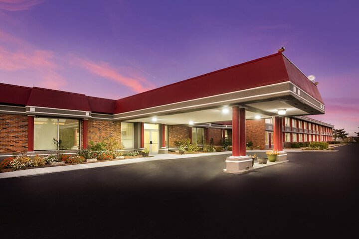 Hotel 7 of 34