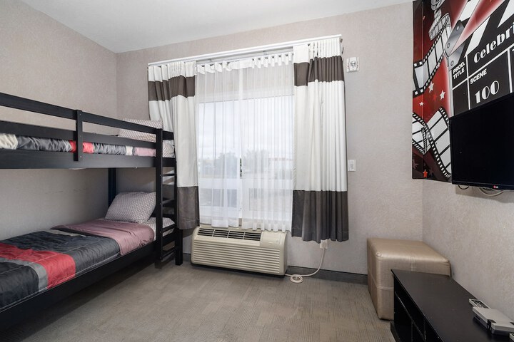 Room 21 of 37