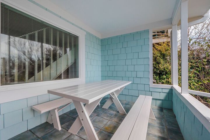Surfside Cottage by Topsail Realty