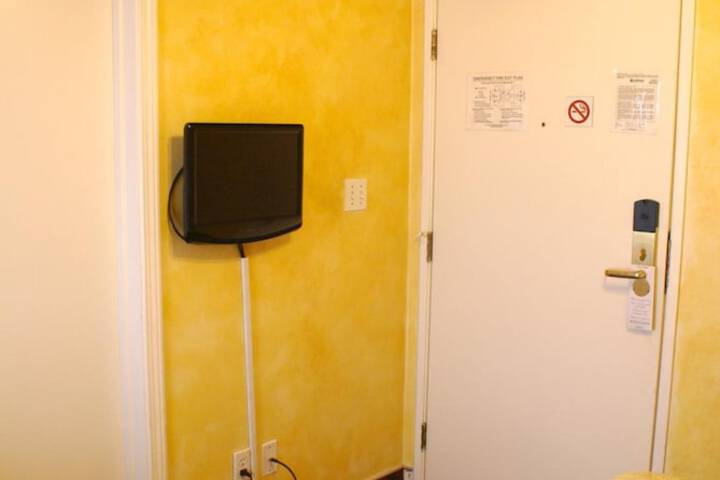 Room 43 of 51