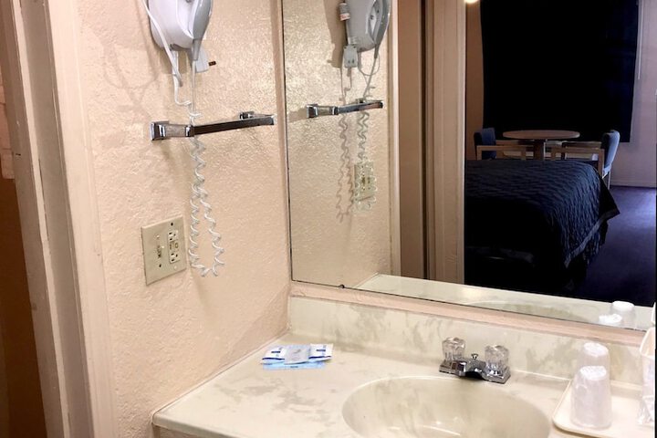 Room 15 of 36