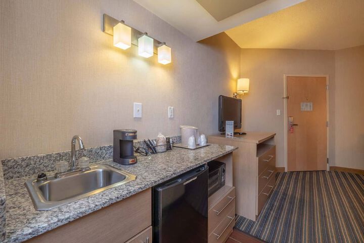 Atlantic Sands Hotel & Conference Center