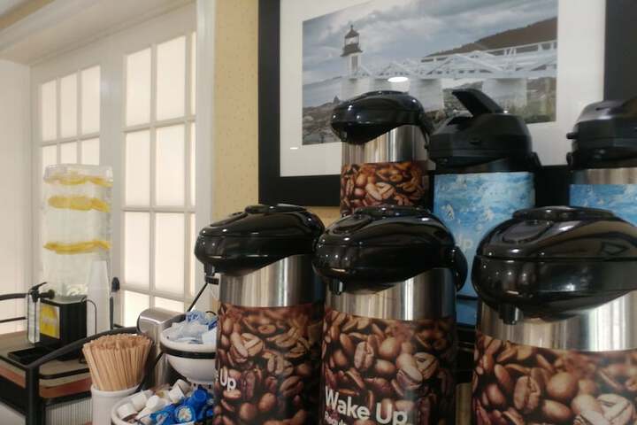 Breakfast/Coffee Service 52 of 59