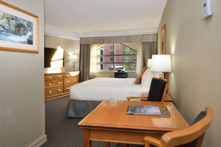 Room 34 of 42