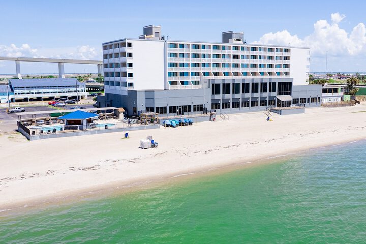DoubleTree by Hilton Corpus Christi Beachfront