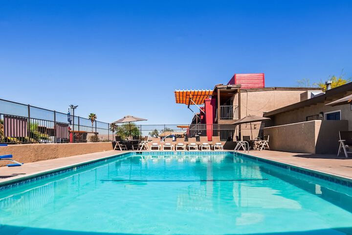 Pool 4 of 25