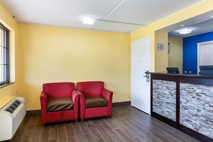 Hotel Interior 4 of 37