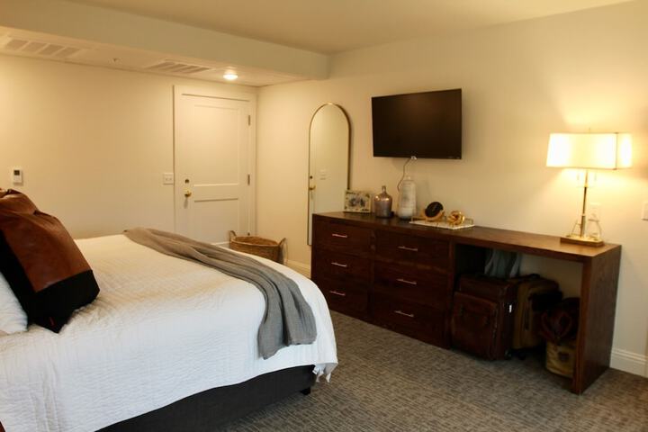 Room 166 of 220