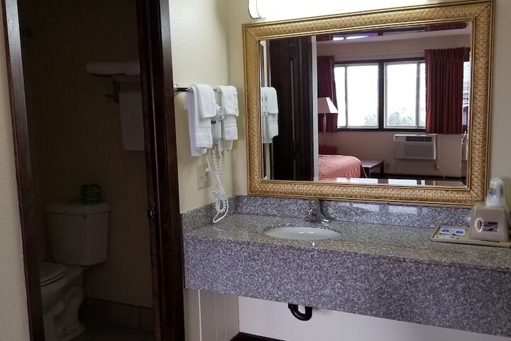 Room 14 of 23