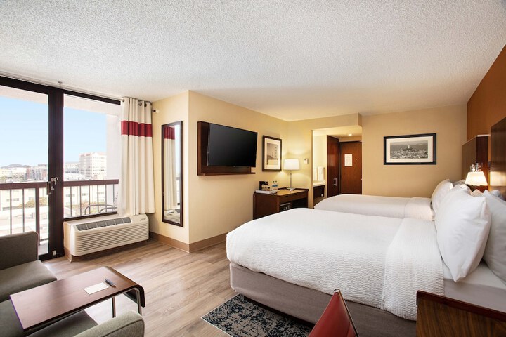 Four Points by Sheraton San Francisco Bay Bridge