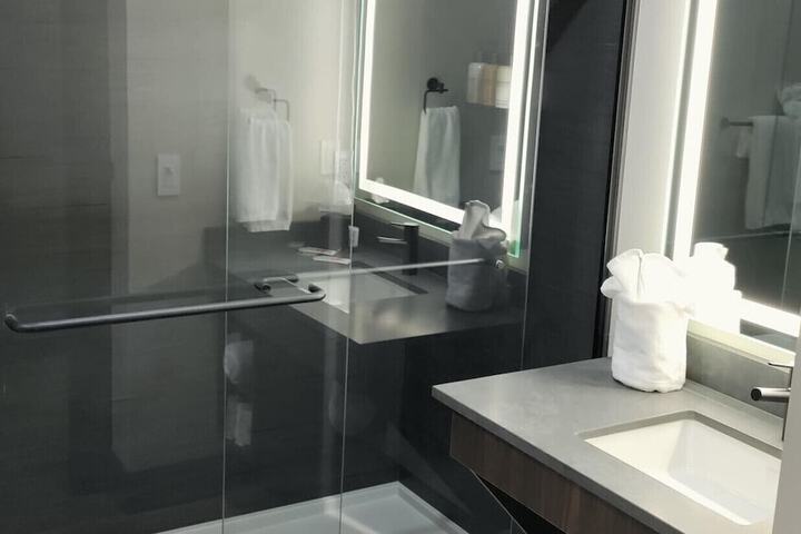 Room 17 of 25