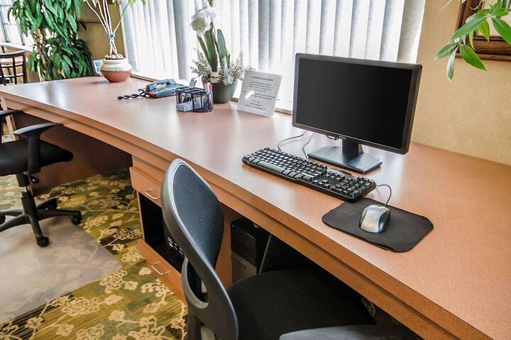 Business Center 83 of 83