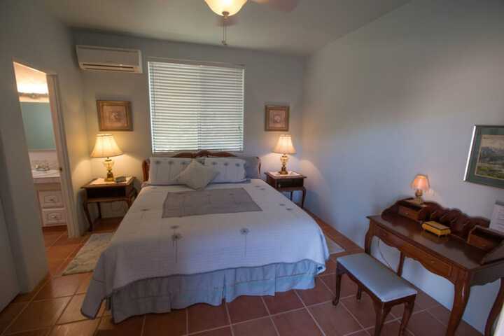 Room 14 of 27