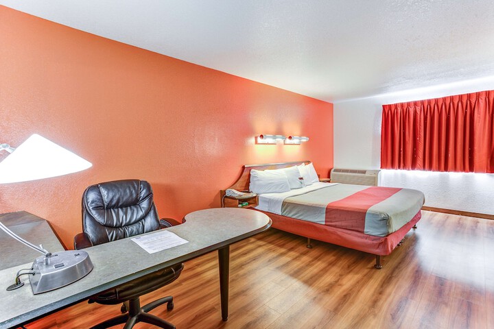 Room 9 of 30