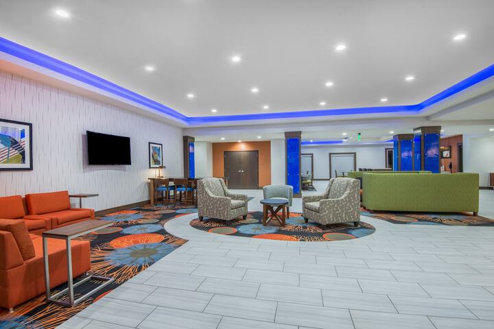 Holiday Inn Express & Suites Stillwater - University Area by IHG