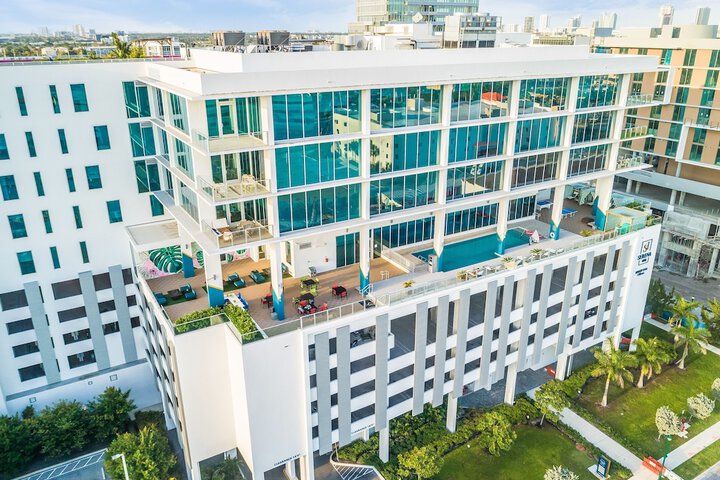 Hotel 3 of 98
