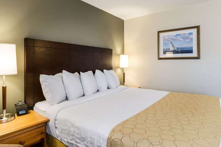 Room 40 of 61