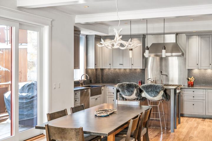 Element 52 Auberge Collection