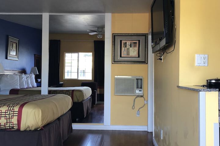Room 10 of 34