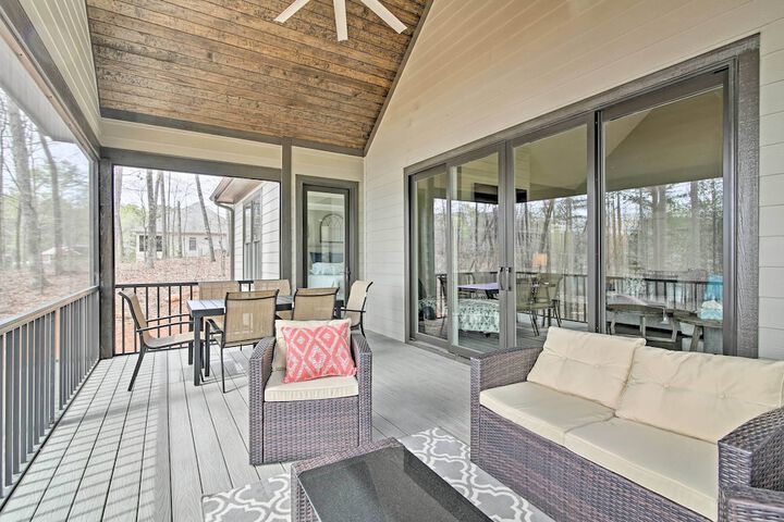 Lake Keowee Home With Balcony & Boat Dock!
