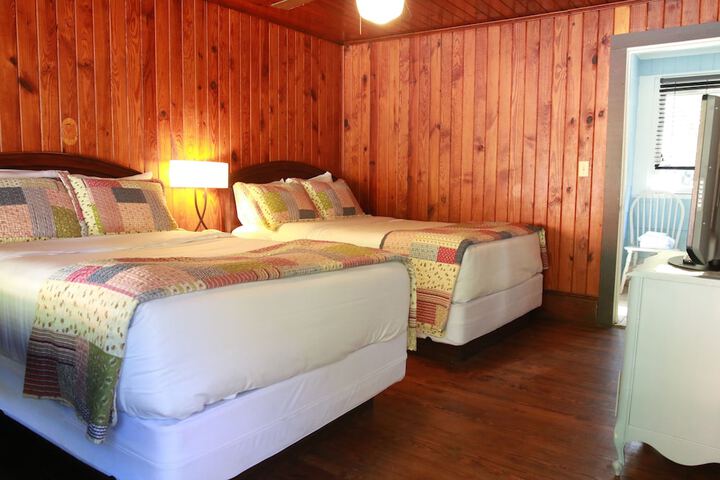 The Riverside Lodge at Chimney Rock