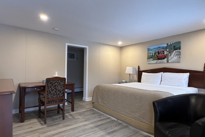 Room 135 of 153