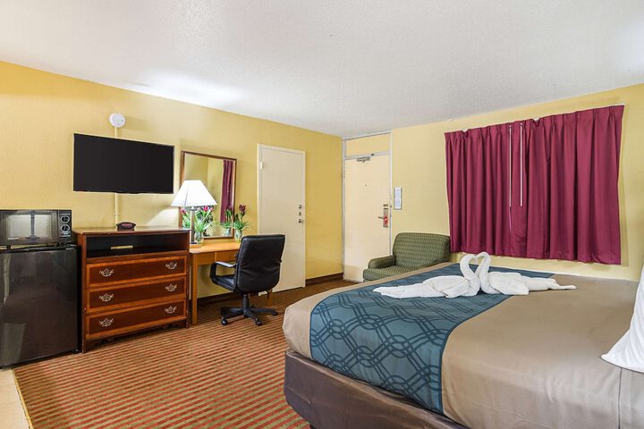 Room 14 of 32