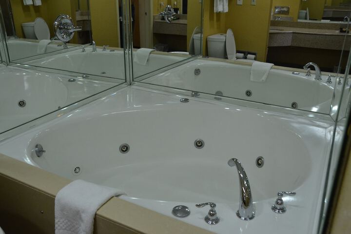 Hot Tub 31 of 31