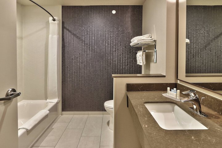 Room 15 of 35