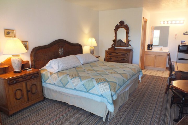 Scarborough Inn