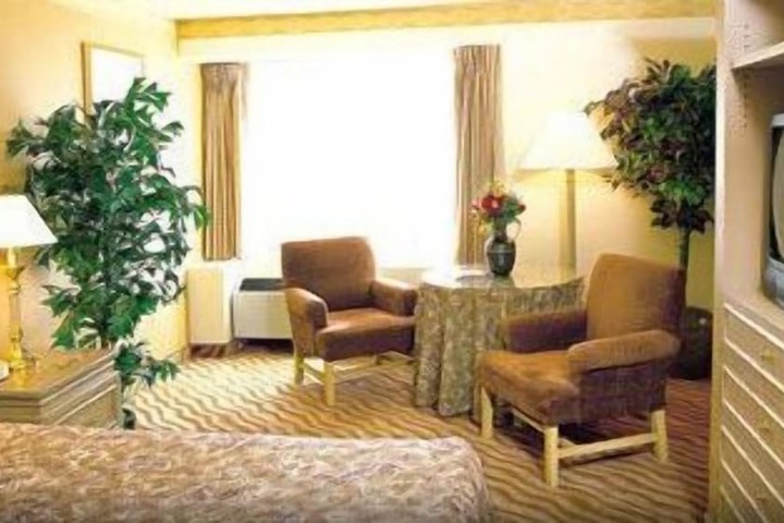 Room 9 of 15