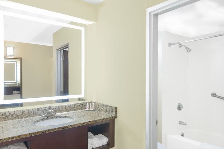 Room 16 of 23