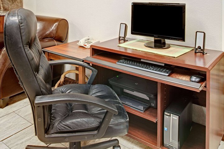 Business Center 12 of 16