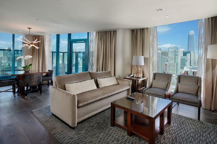 Room 44 of 118