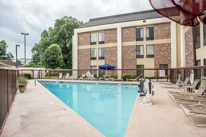 Pool 8 of 50