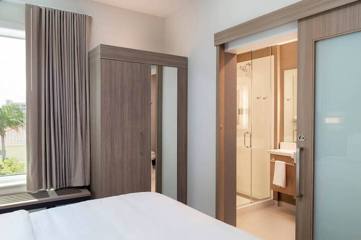 Room 29 of 38