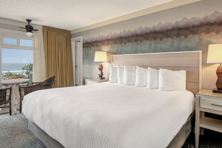 Hallmark Resort - Newport