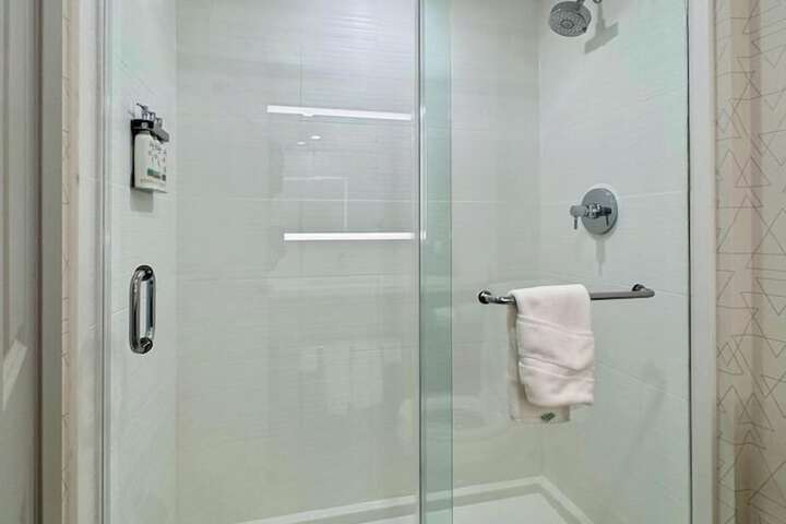 Holiday Inn Express & Suites Brampton by IHG