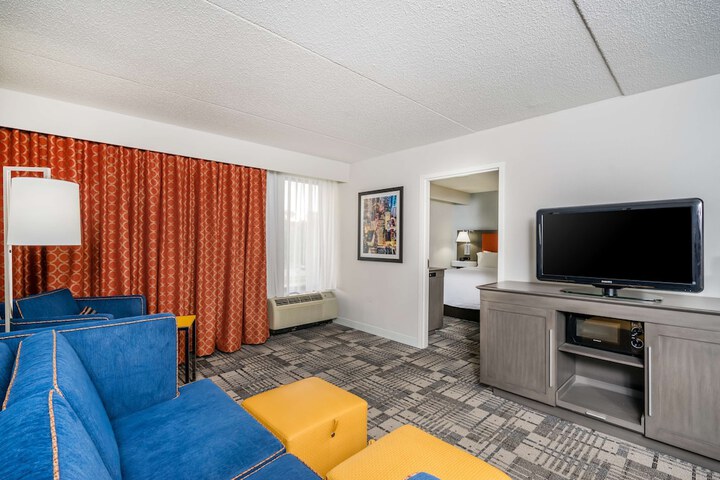 Room 9 of 28