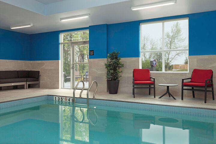 Pool 10 of 37