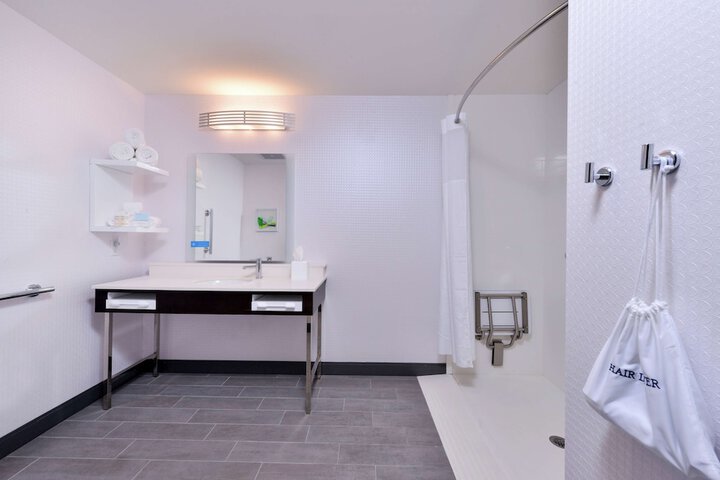 Hampton Inn & Suites Atlanta / Marietta