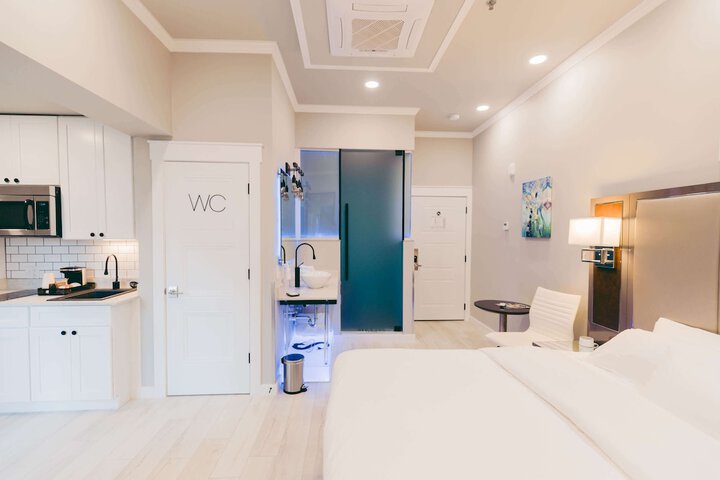 Room 43 of 140