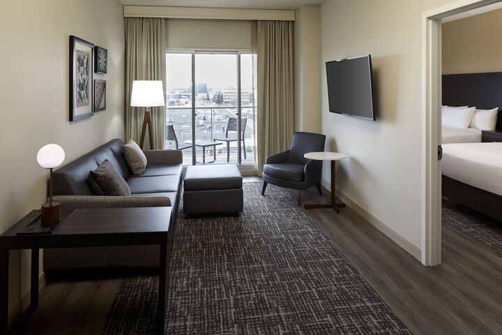 Room 19 of 37