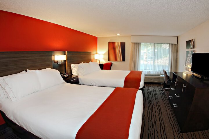 Room 9 of 25